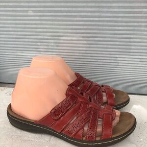 Clarks Leisa Women’s Red Leather Field Flat Sandals Size 8M
